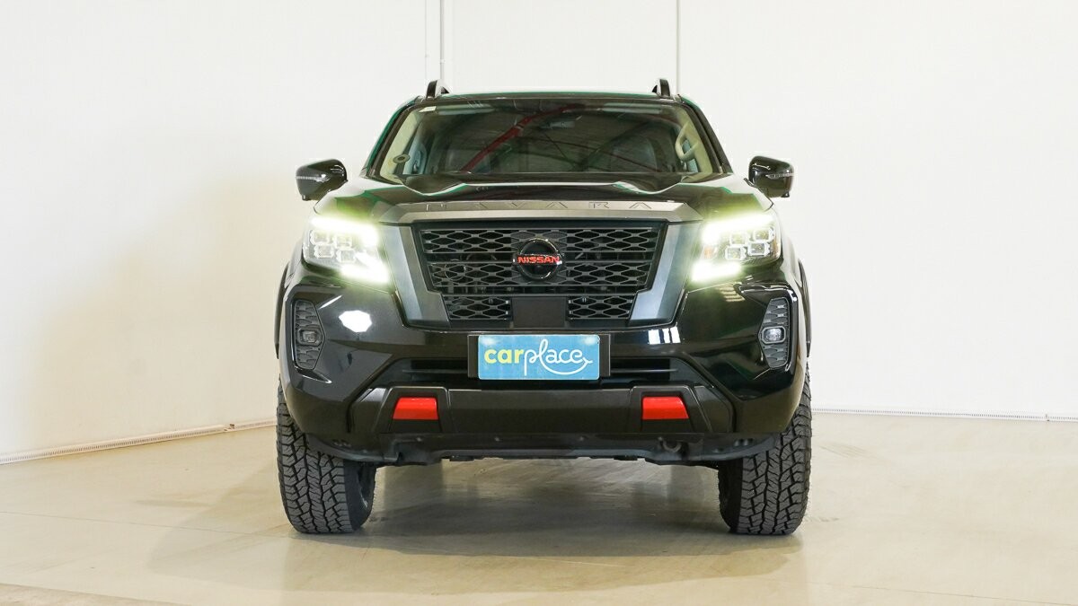 Nissan Navara image 2