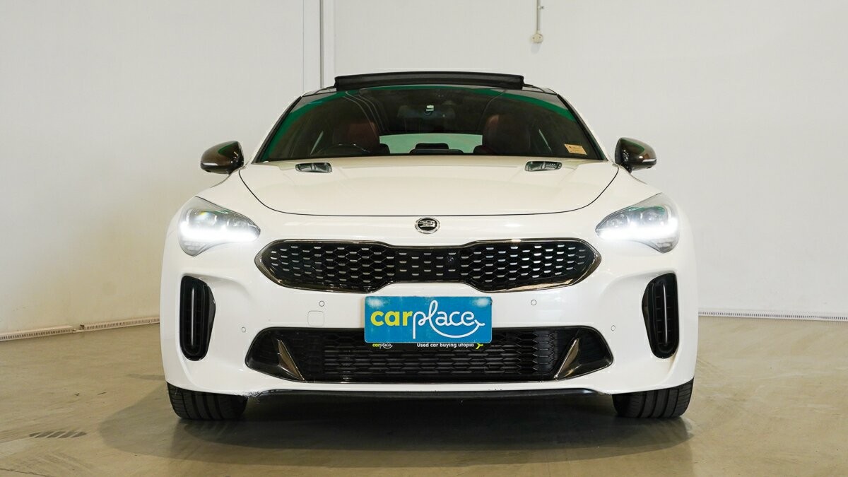 Kia Stinger image 2