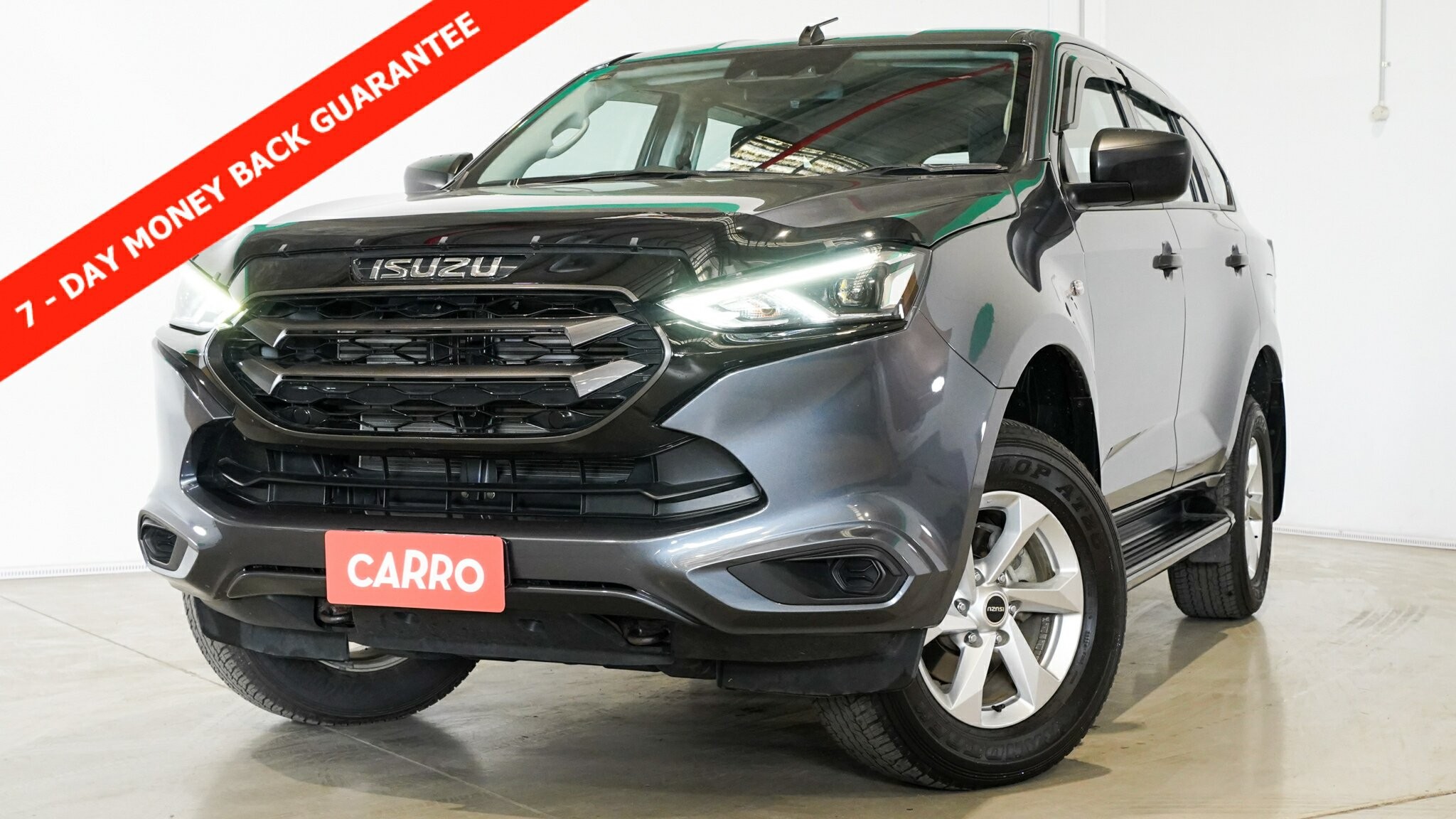Isuzu Mu-x image 1