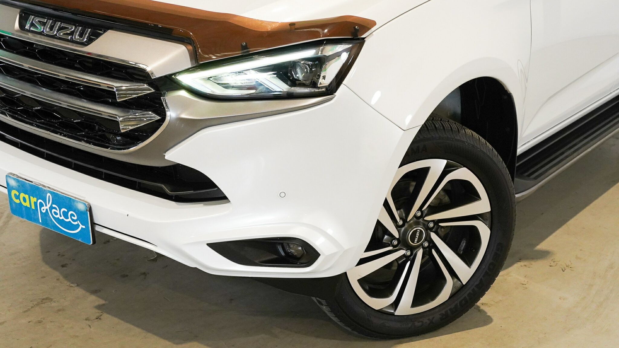 Isuzu Mu-x image 2