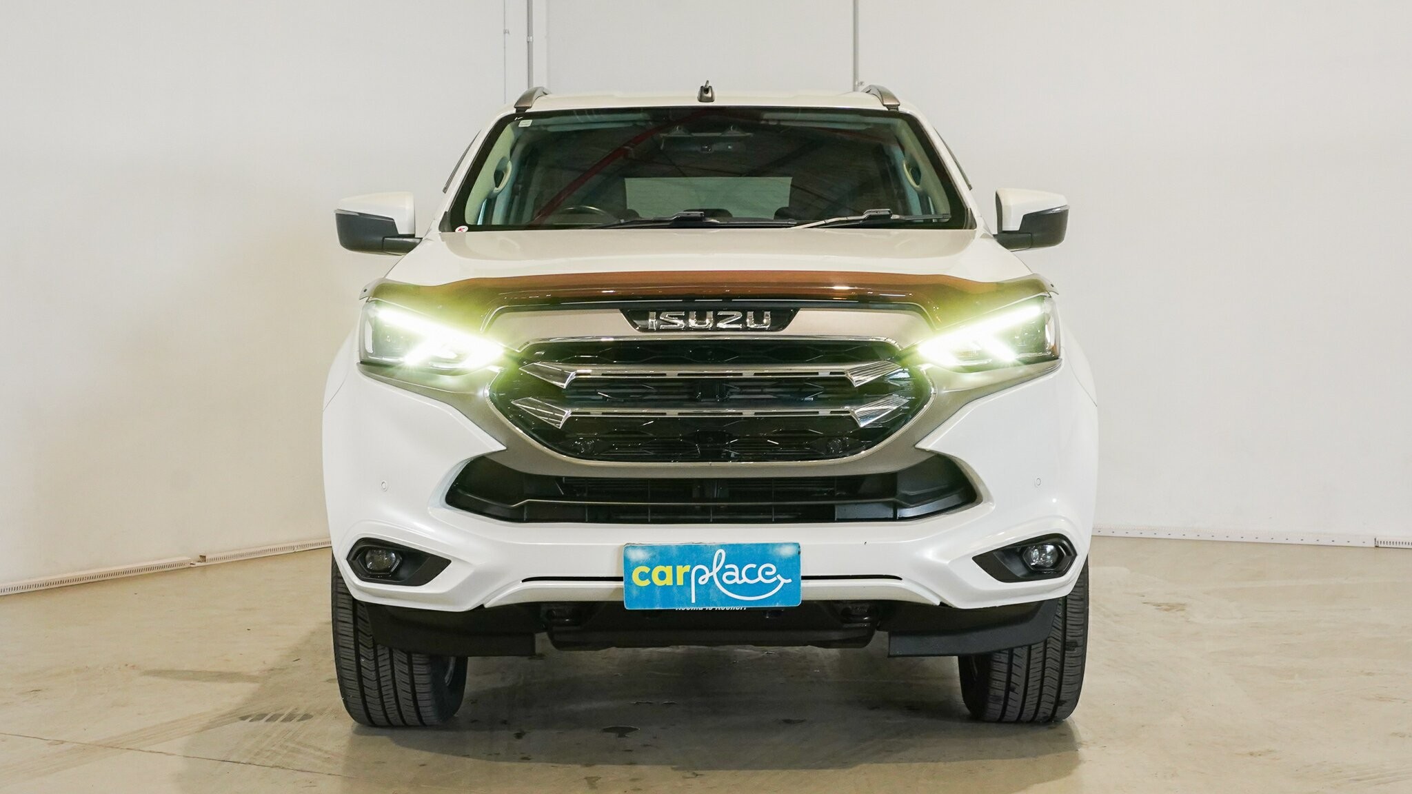 Isuzu Mu-x image 3