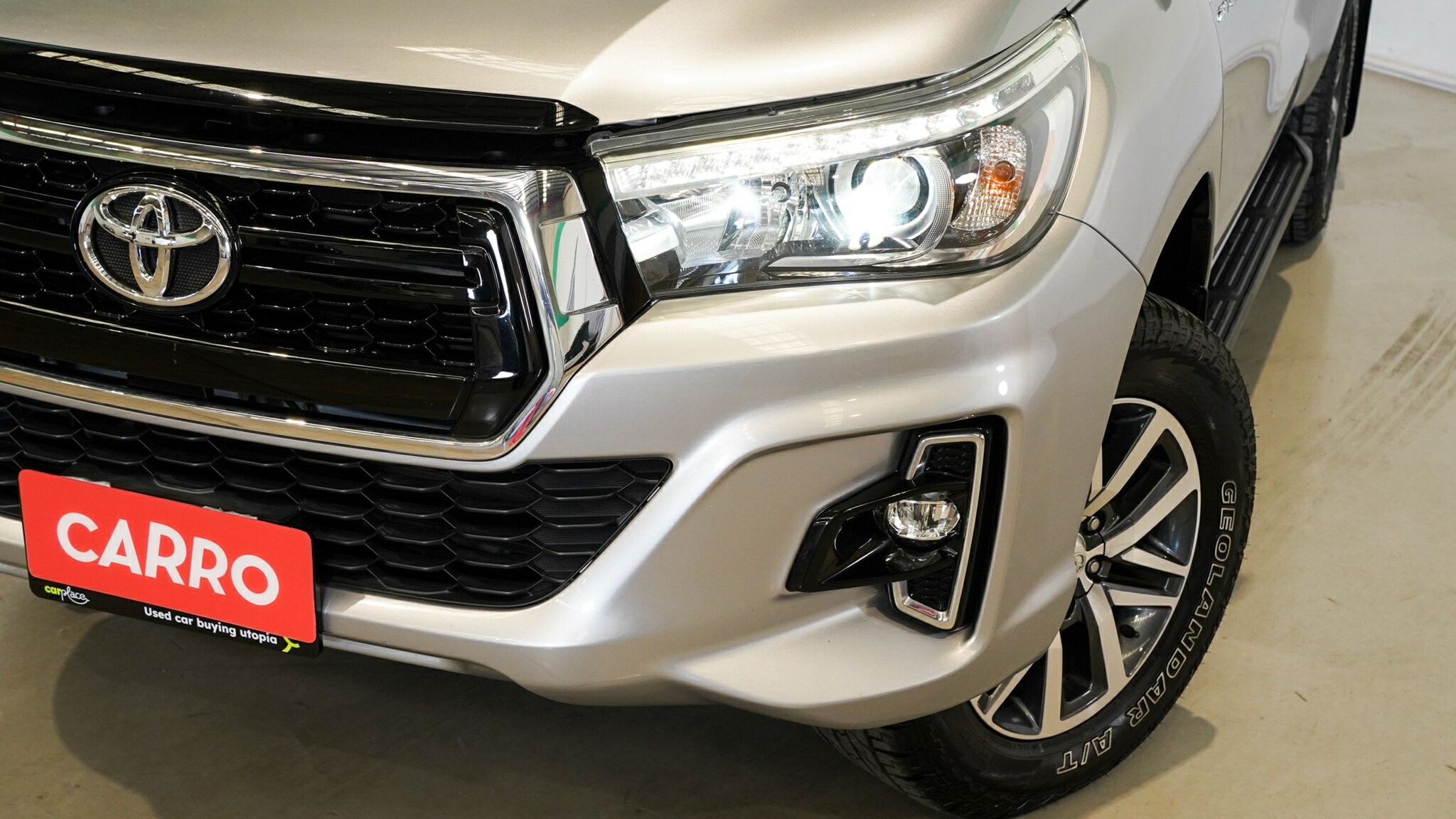 Toyota Hilux image 2