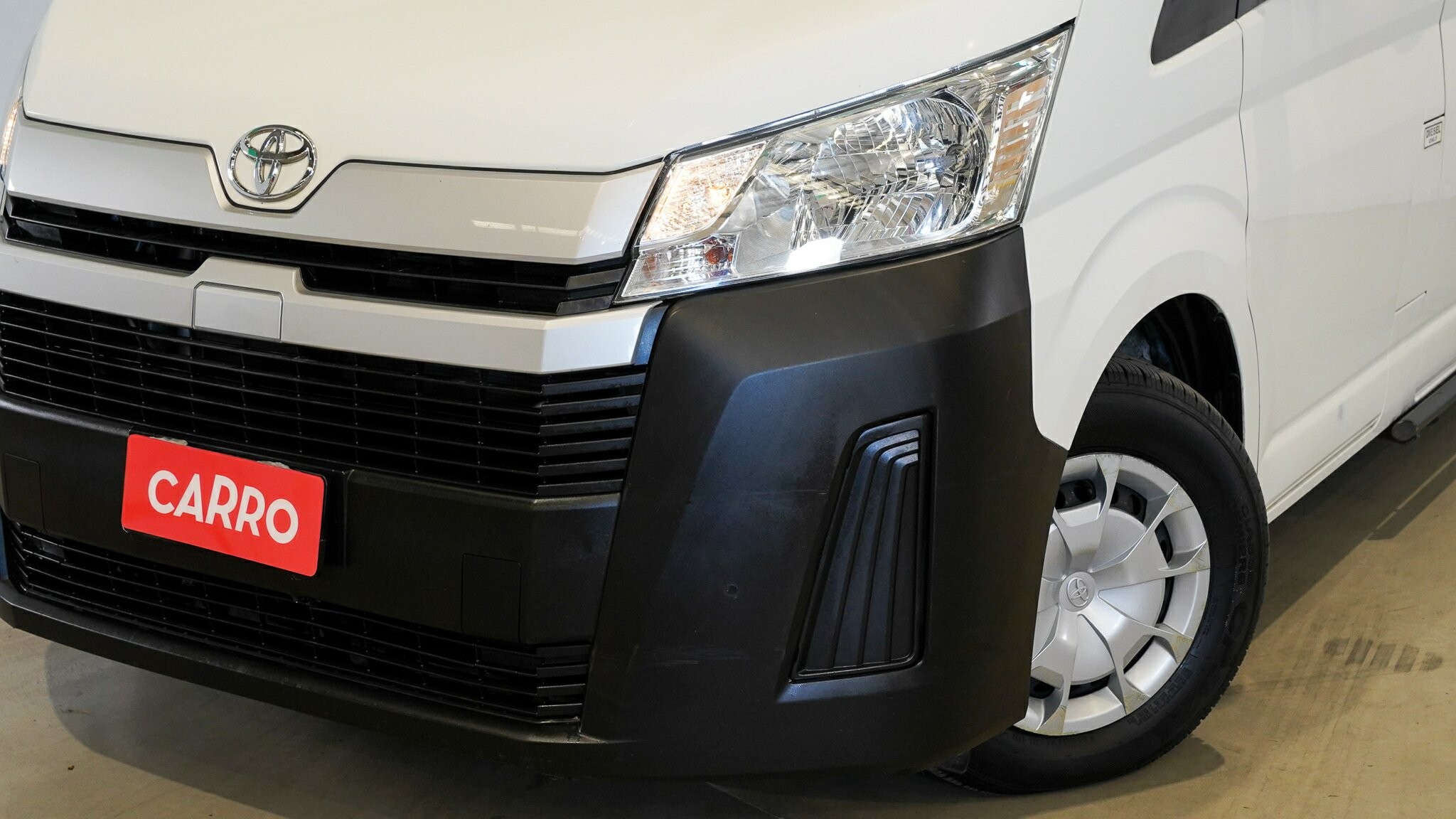 Toyota Hiace image 2