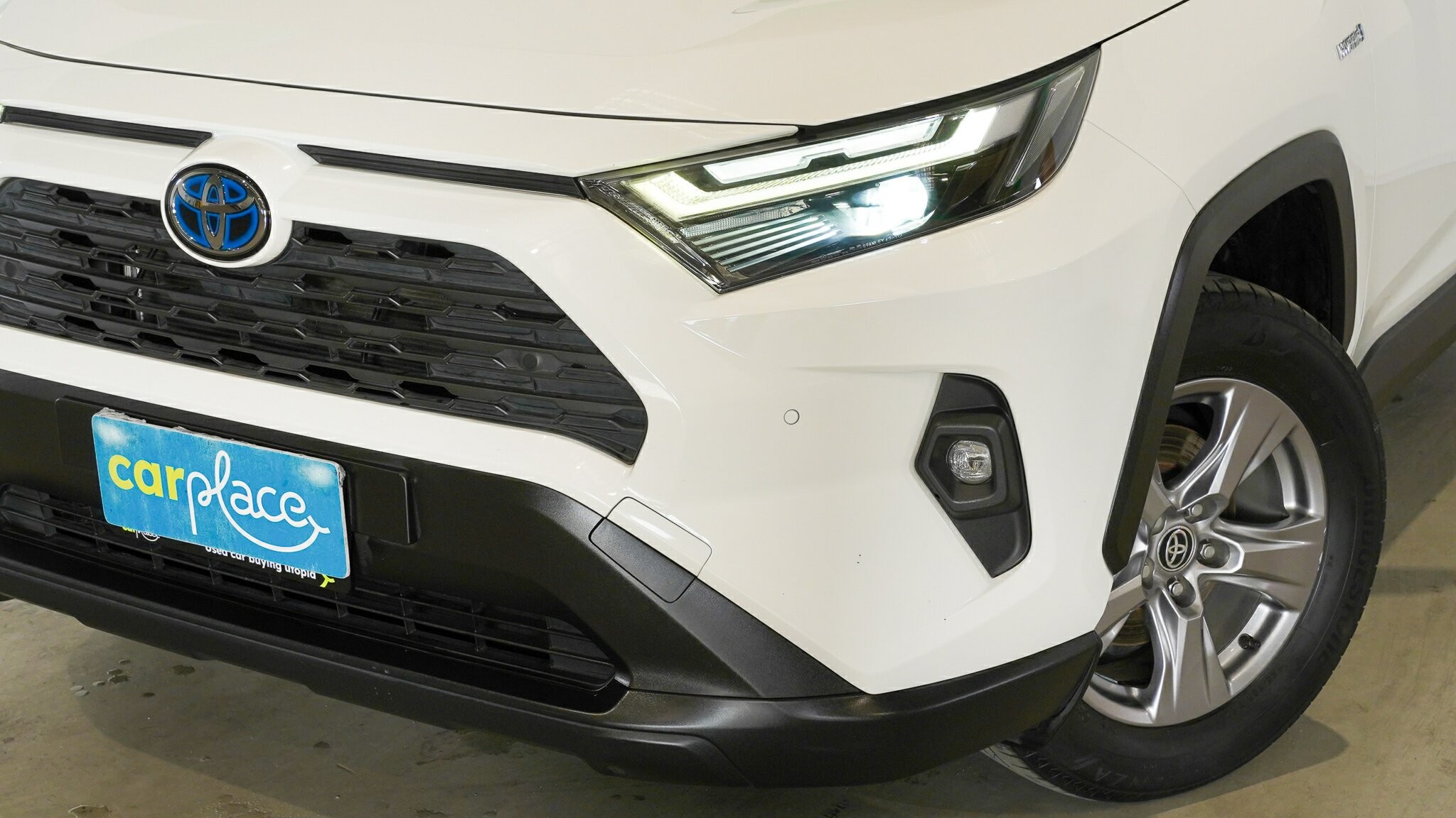 Toyota Rav4 image 2