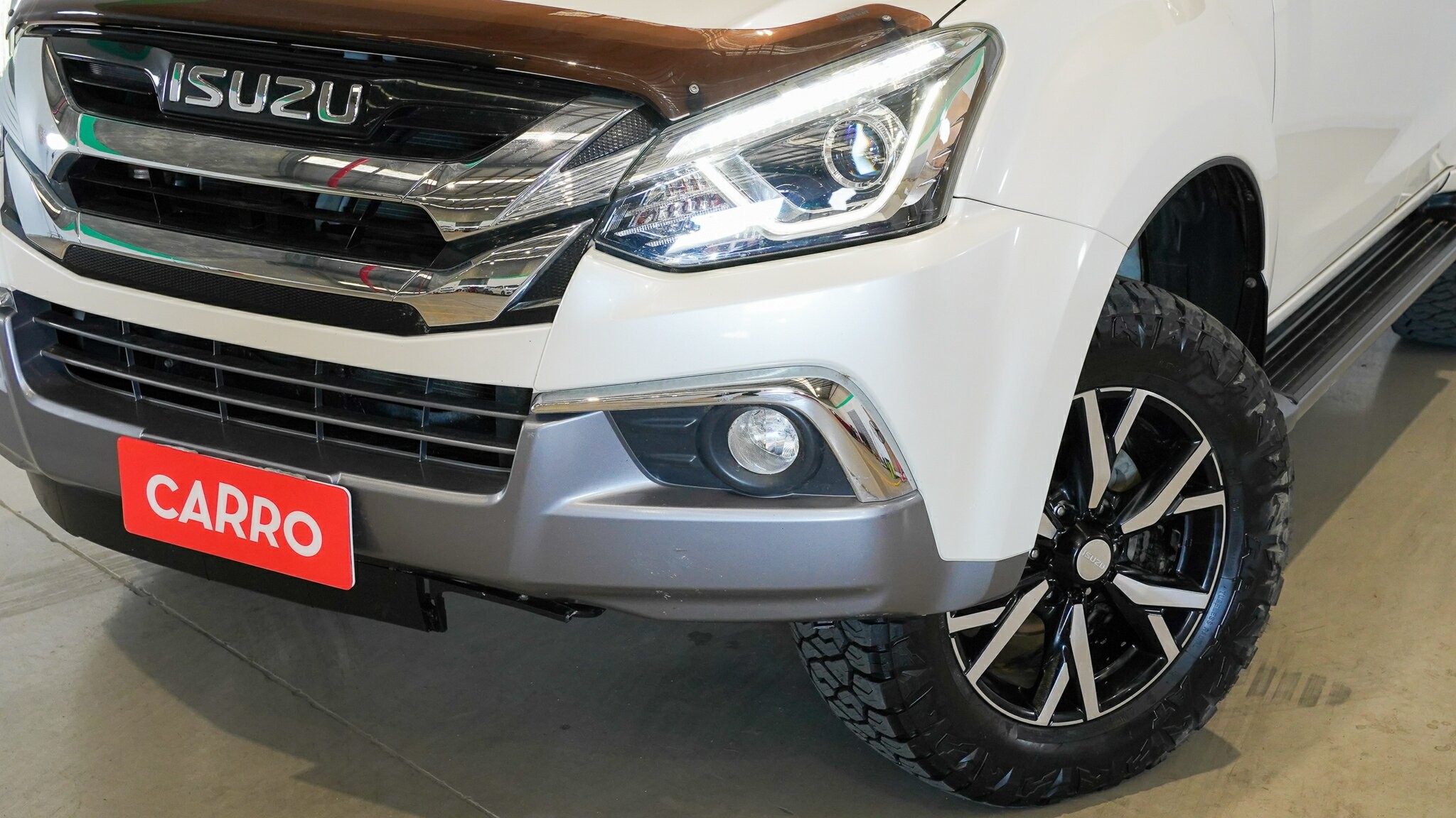 Isuzu Mu-x image 2