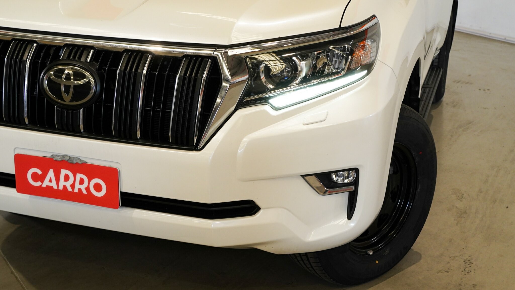 Toyota Landcruiser Prado image 2