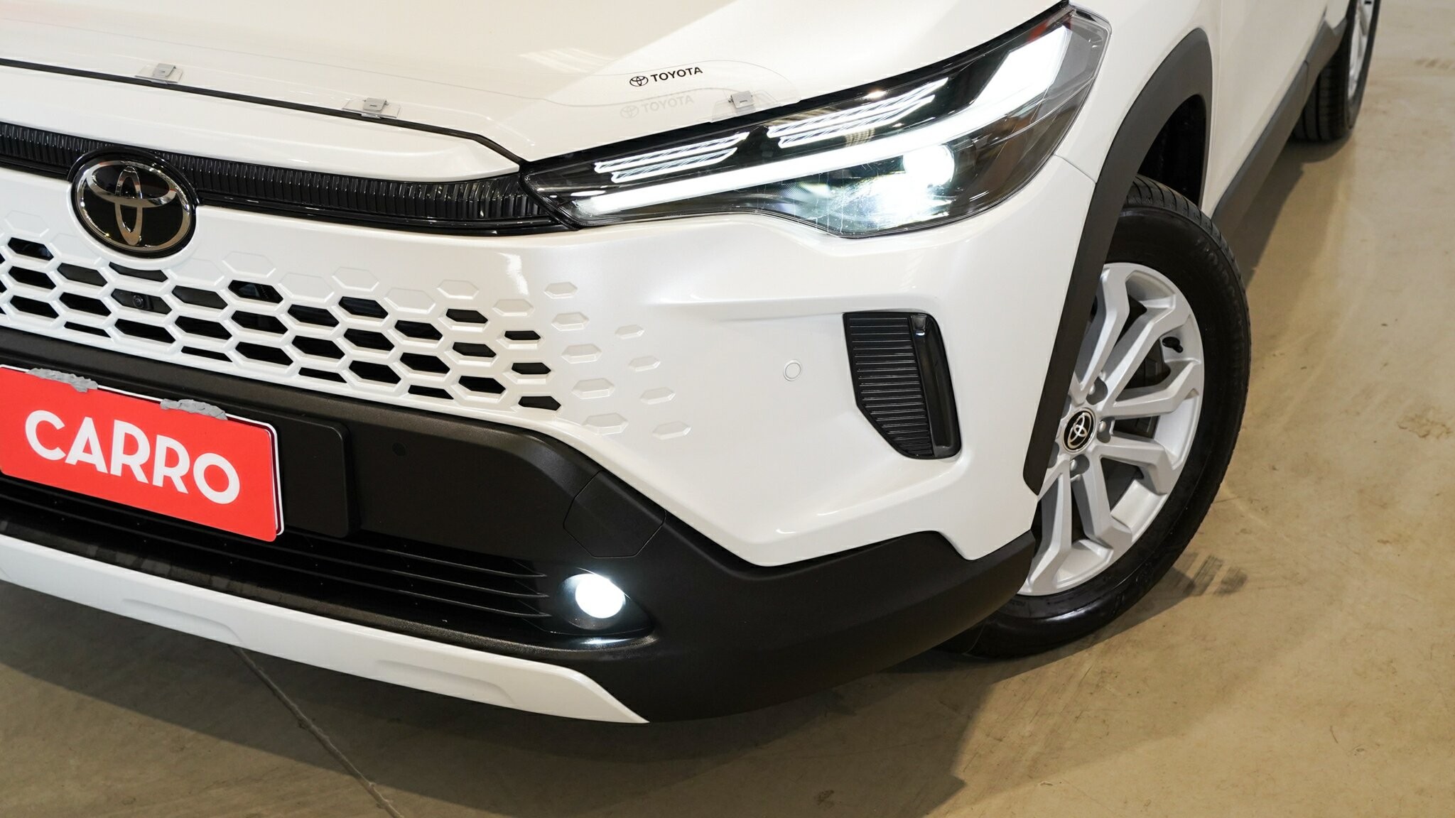 Toyota Corolla Cross image 2