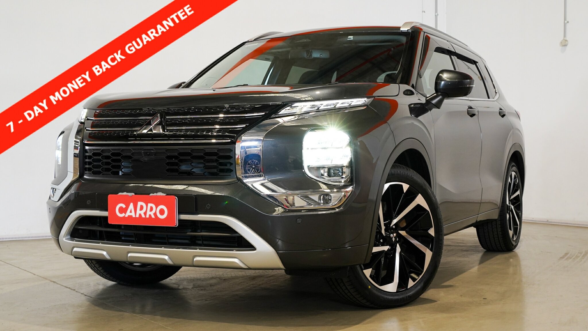 Mitsubishi Outlander image 1