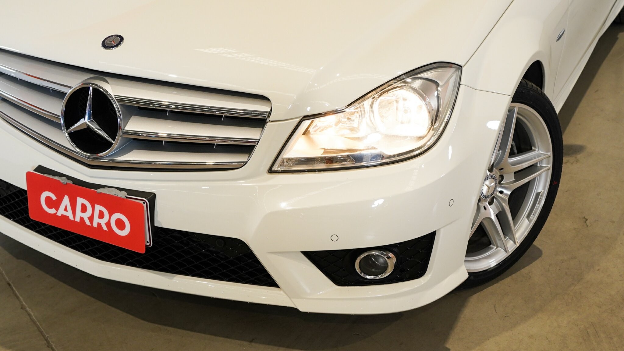 Mercedes Benz C-class image 2