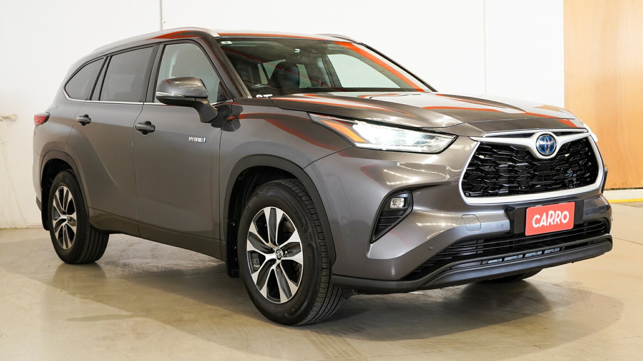 Toyota Kluger image 4