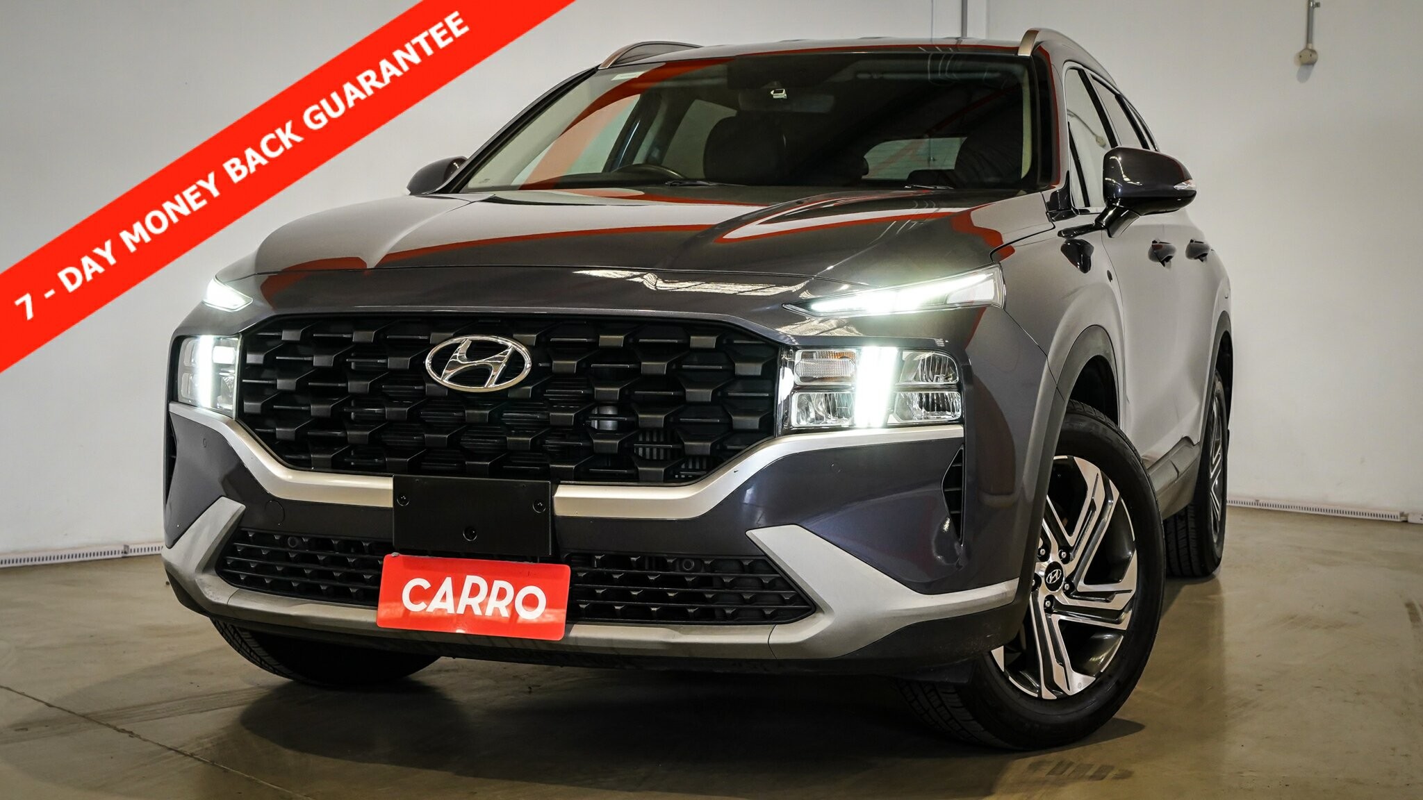 Hyundai Santa Fe image 1