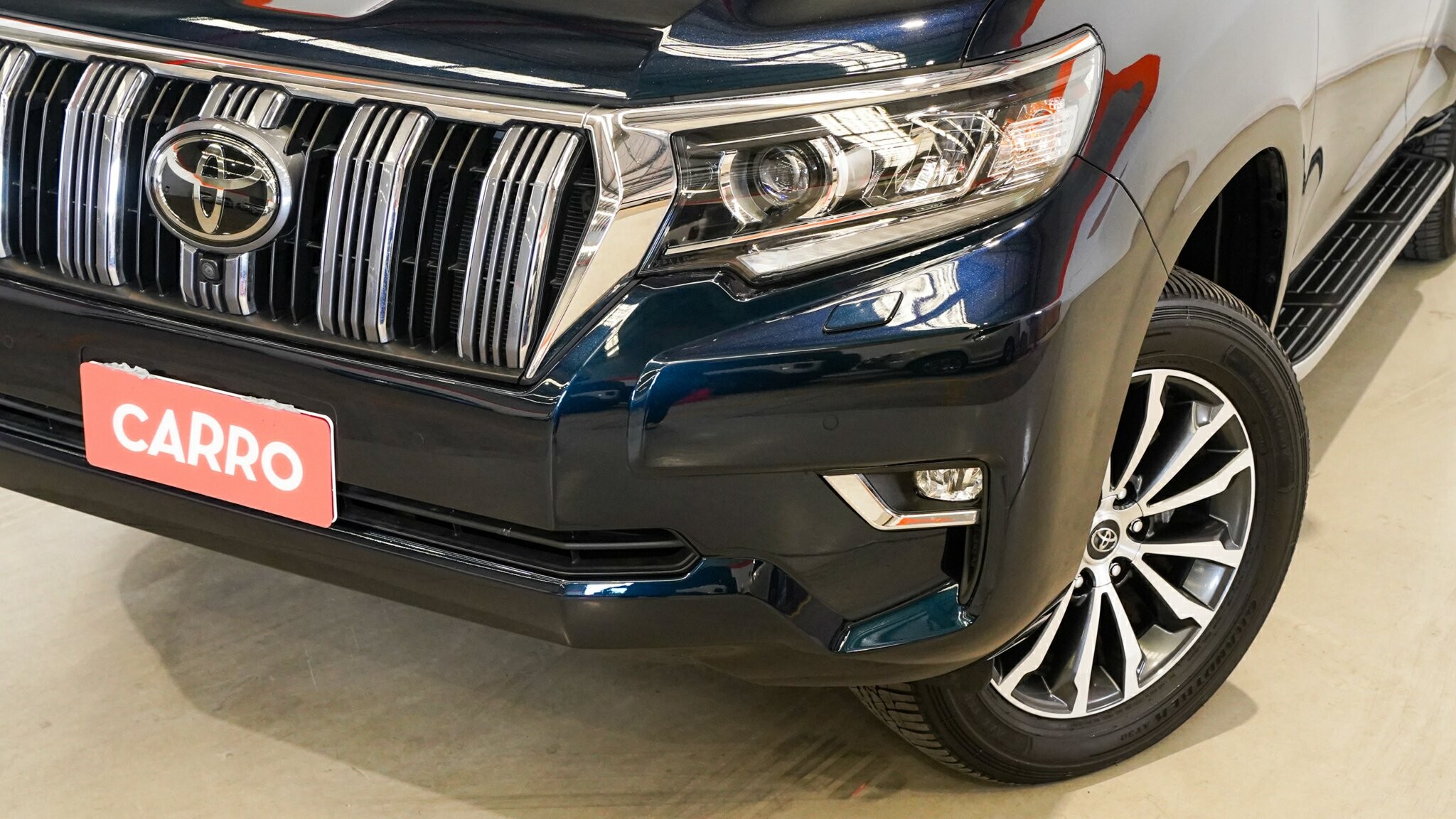 Toyota Landcruiser Prado image 2