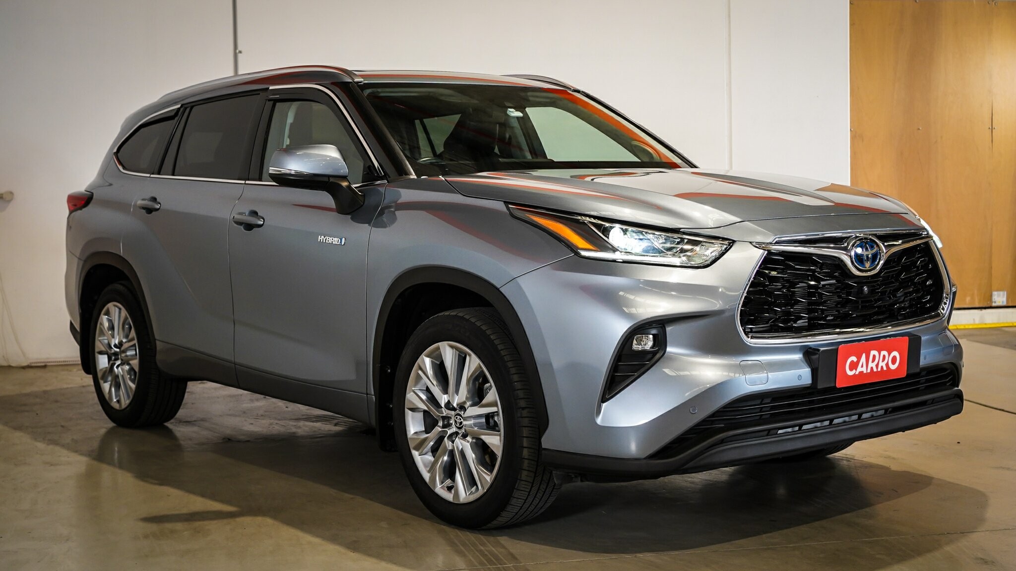 Toyota Kluger image 4