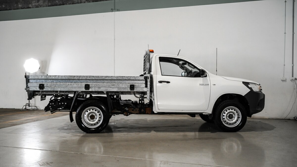 Toyota Hilux image 3