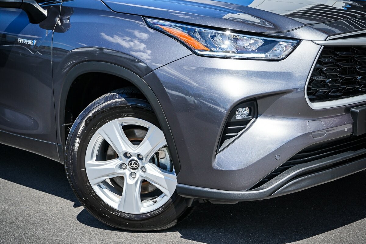 Toyota Kluger image 2