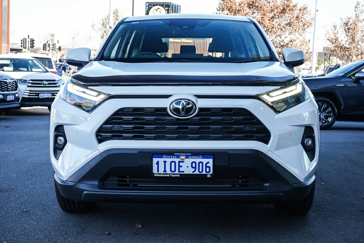 Toyota Rav4 image 3
