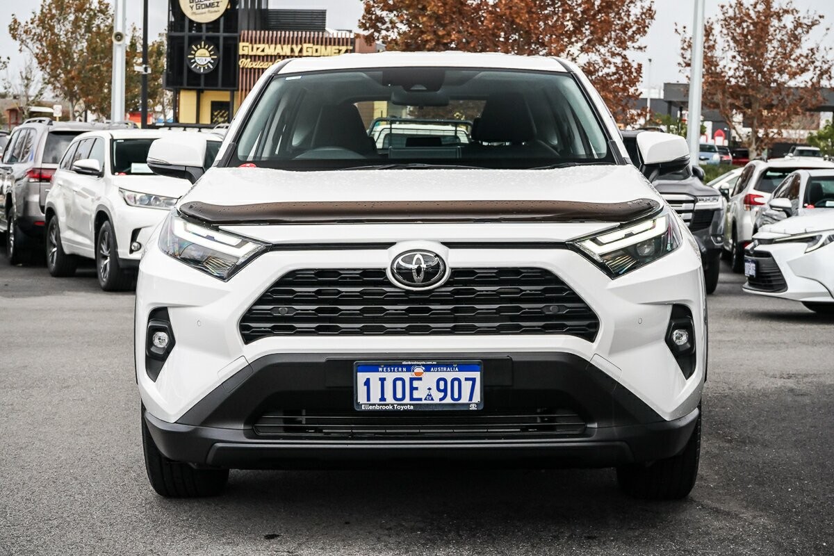 Toyota Rav4 image 3