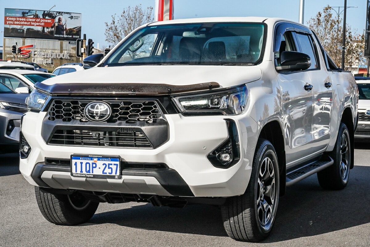 Toyota Hilux image 4
