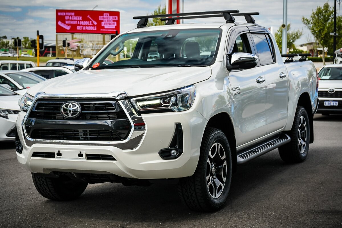 Toyota Hilux image 4