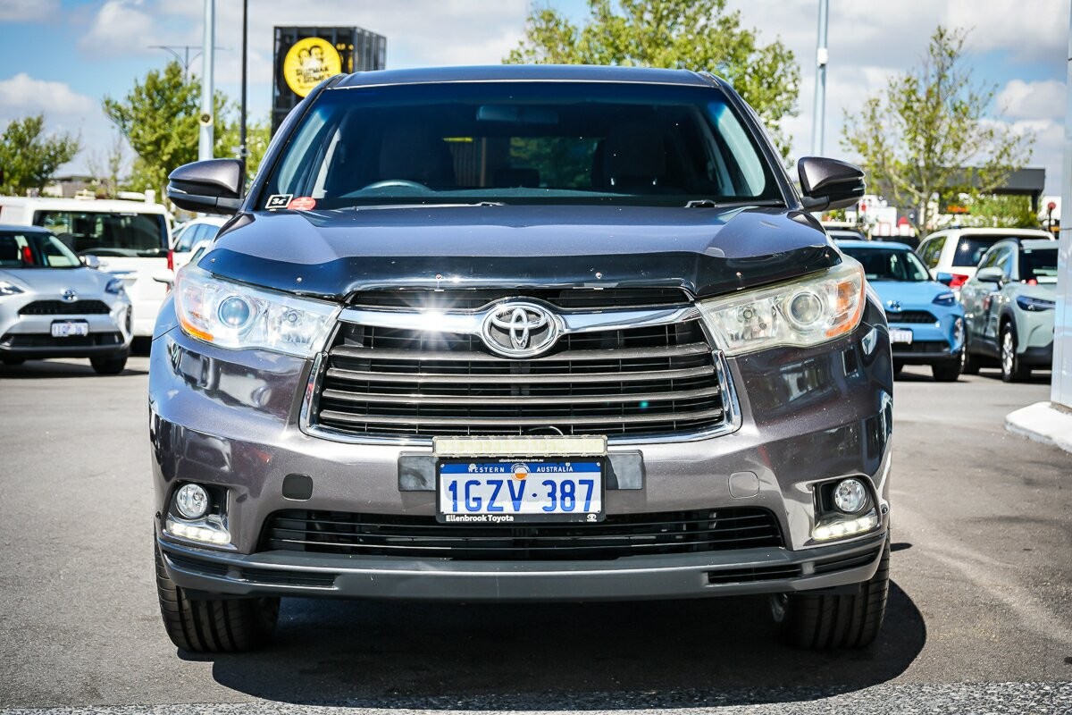 Toyota Kluger image 3