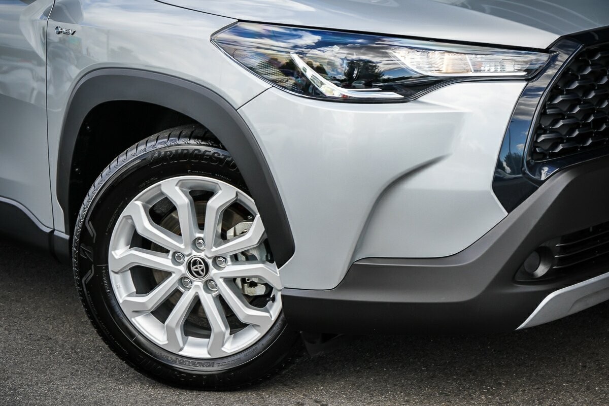 Toyota Corolla Cross image 2