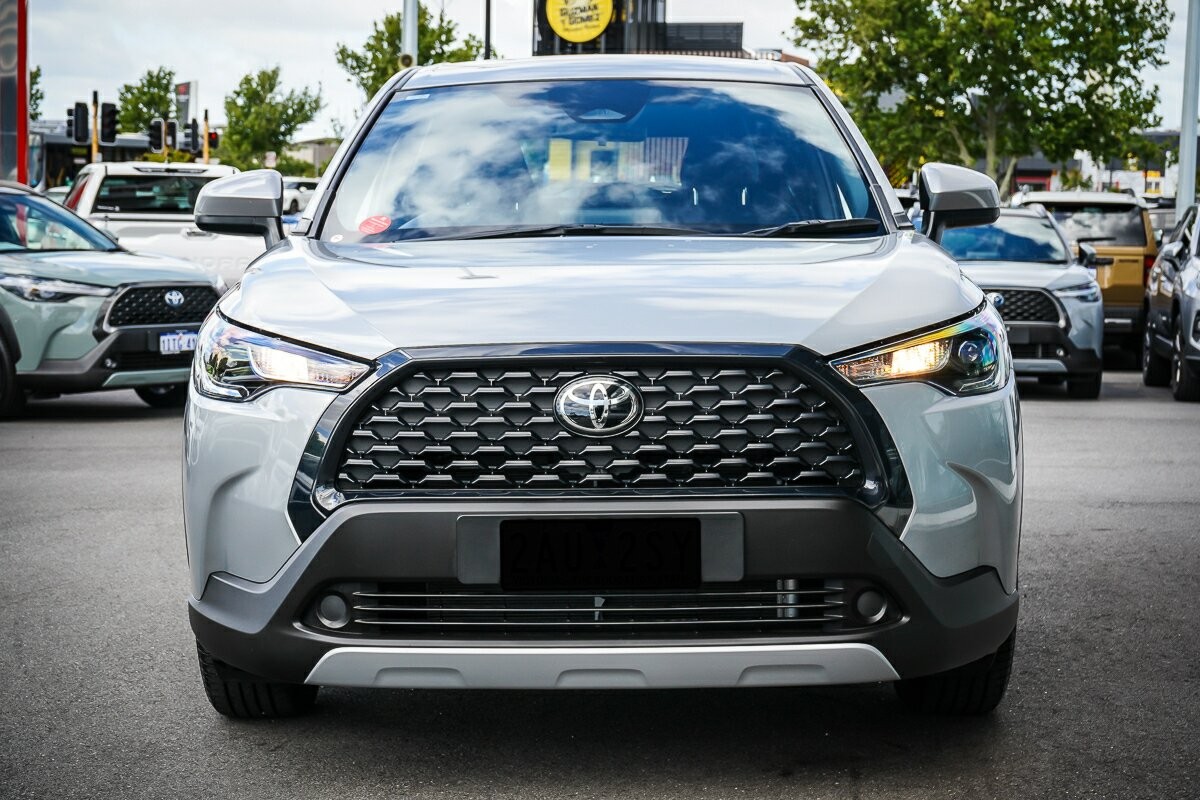 Toyota Corolla Cross image 3