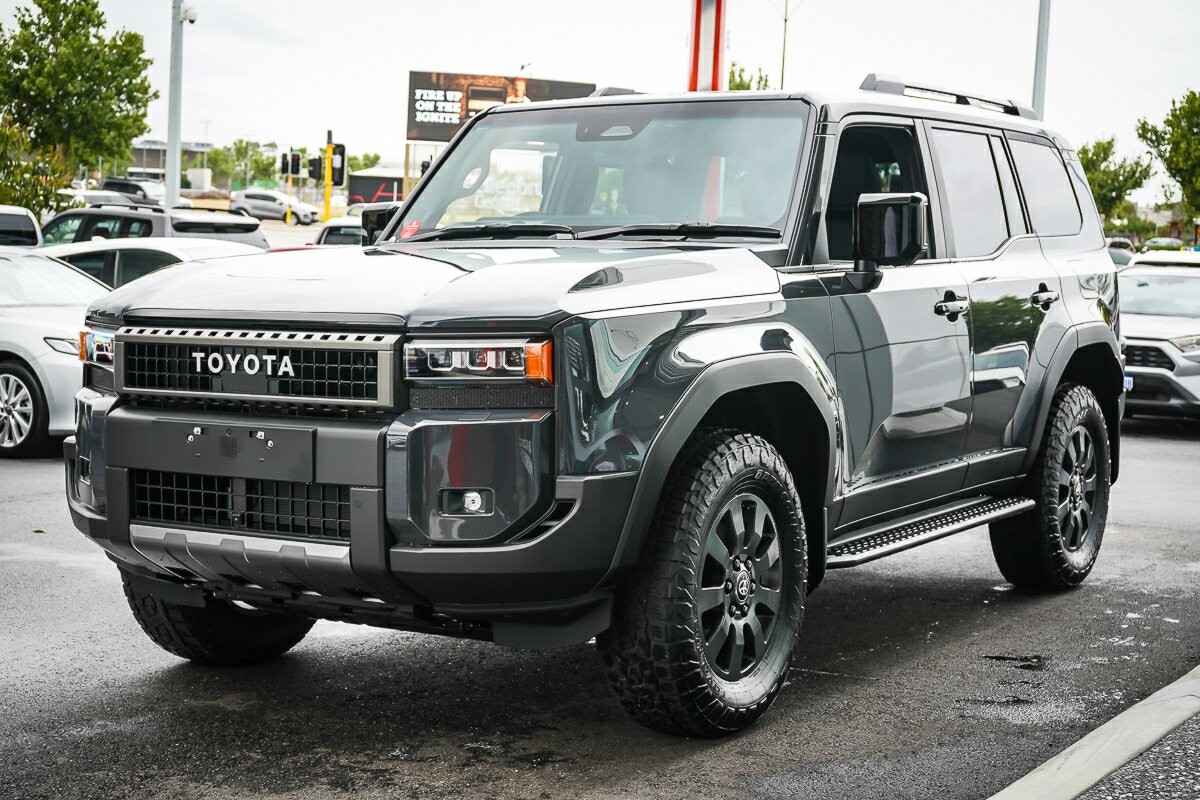 Toyota Landcruiser Prado image 4