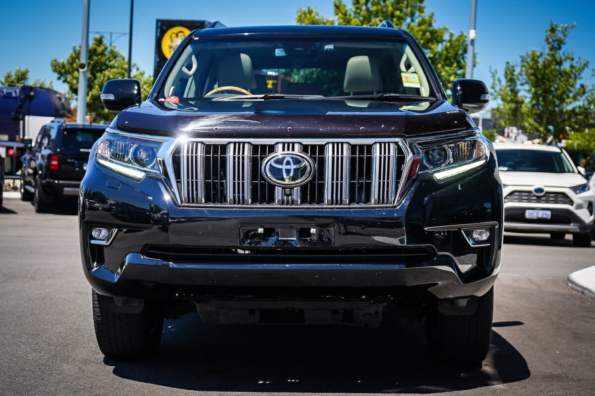 Toyota Landcruiser Prado image 3