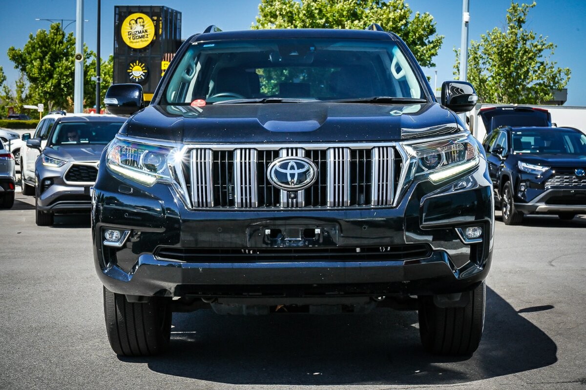Toyota Landcruiser Prado image 3