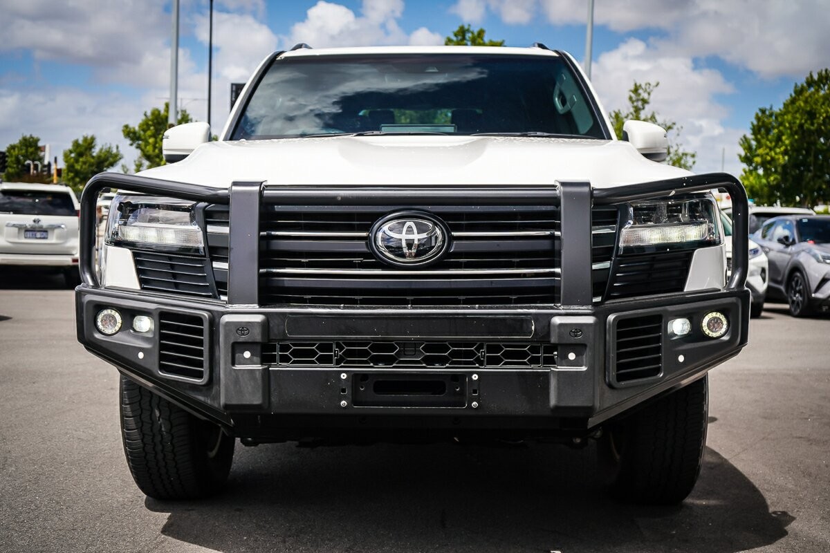 Toyota Landcruiser image 3