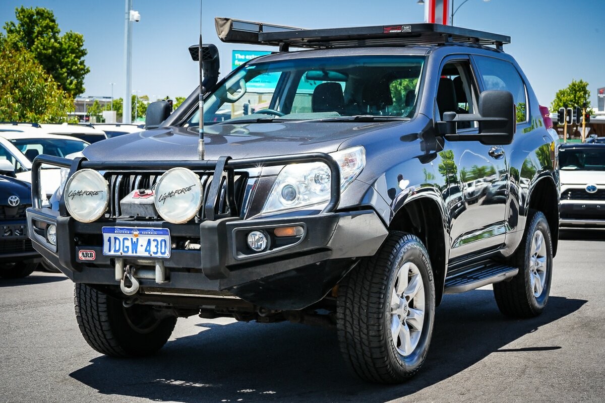 Toyota Landcruiser Prado image 4