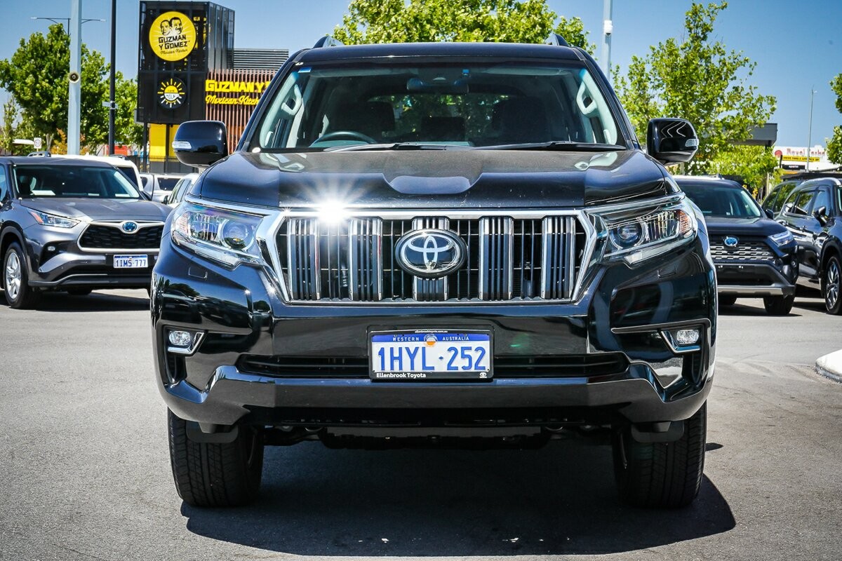 Toyota Landcruiser Prado image 3