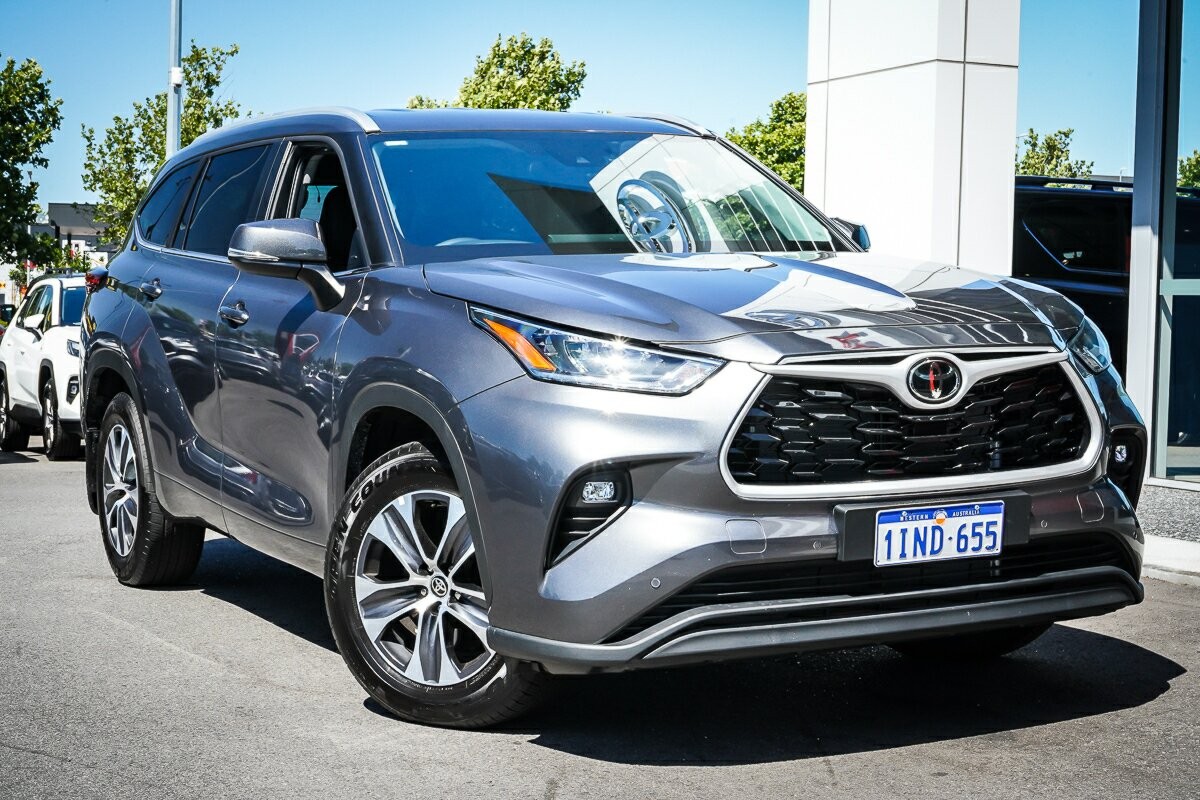 Toyota Kluger image 1