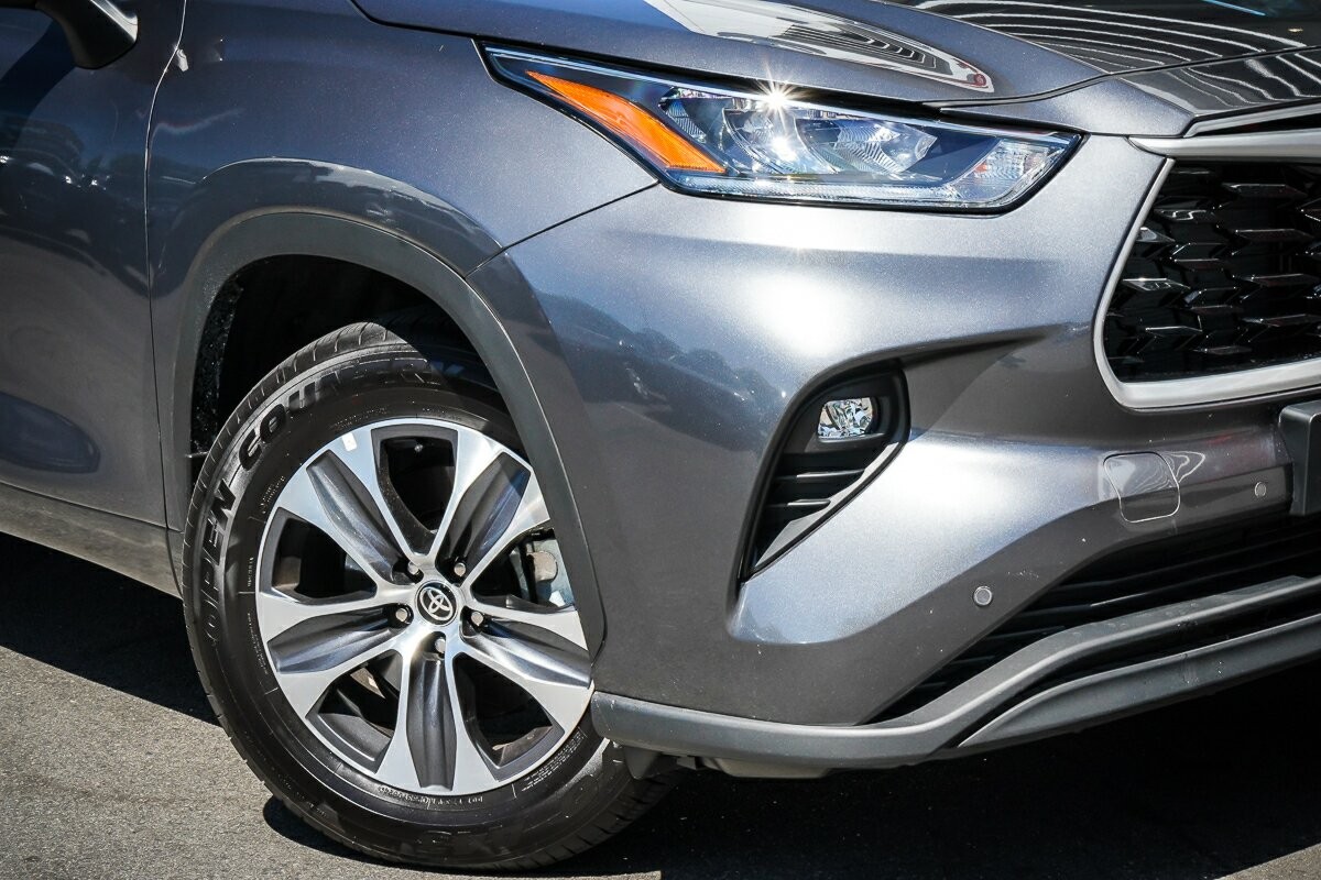Toyota Kluger image 2