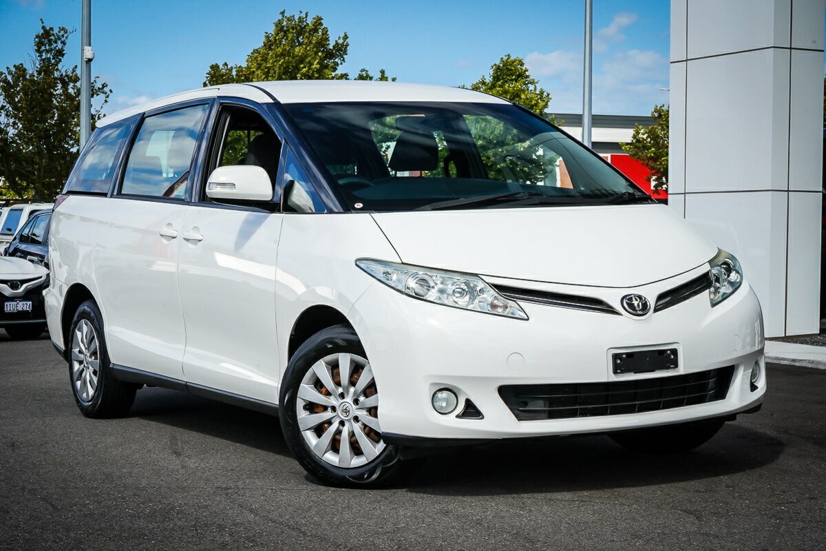 Toyota Tarago image 1