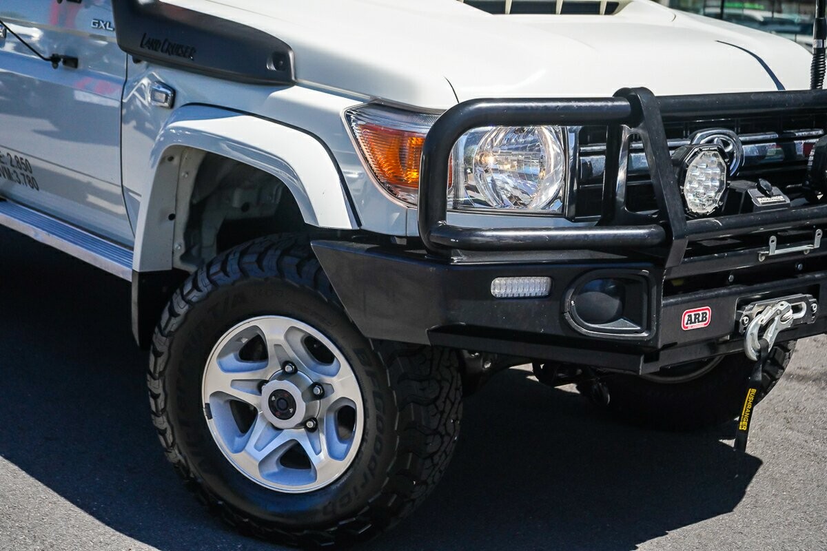 Toyota Landcruiser image 2