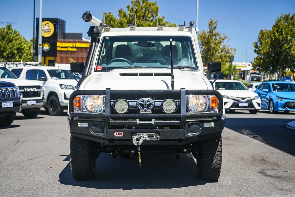 Toyota Landcruiser image 3