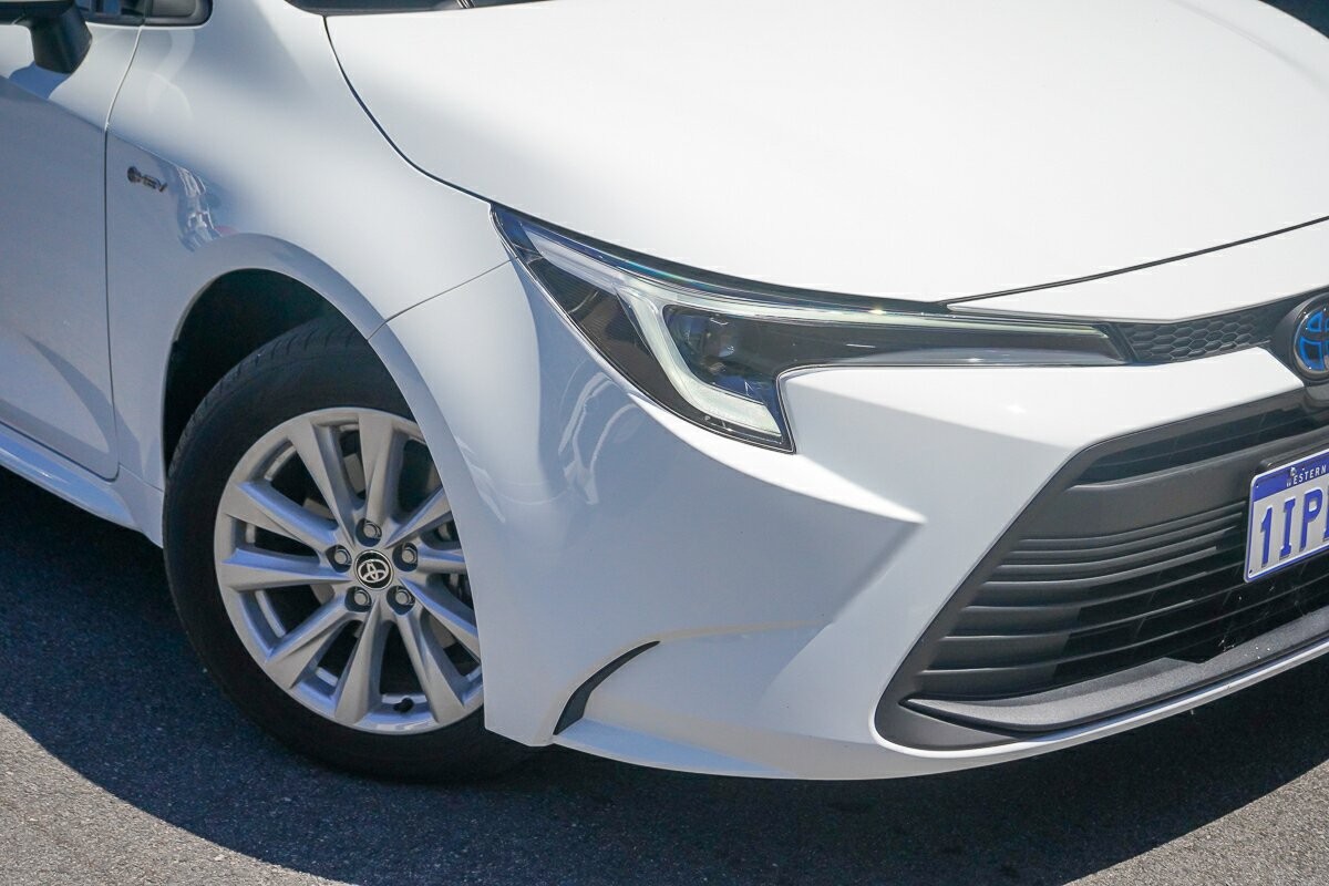 Toyota Corolla image 2