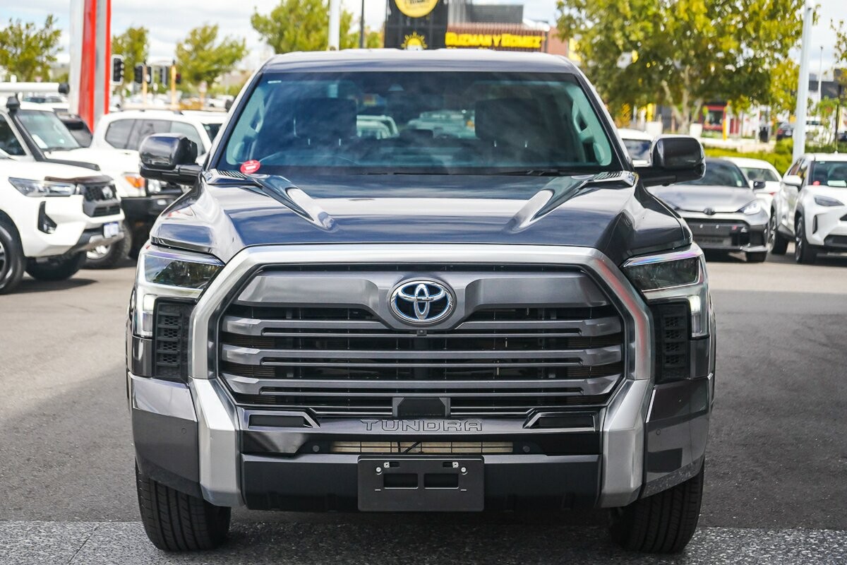Toyota Tundra image 3