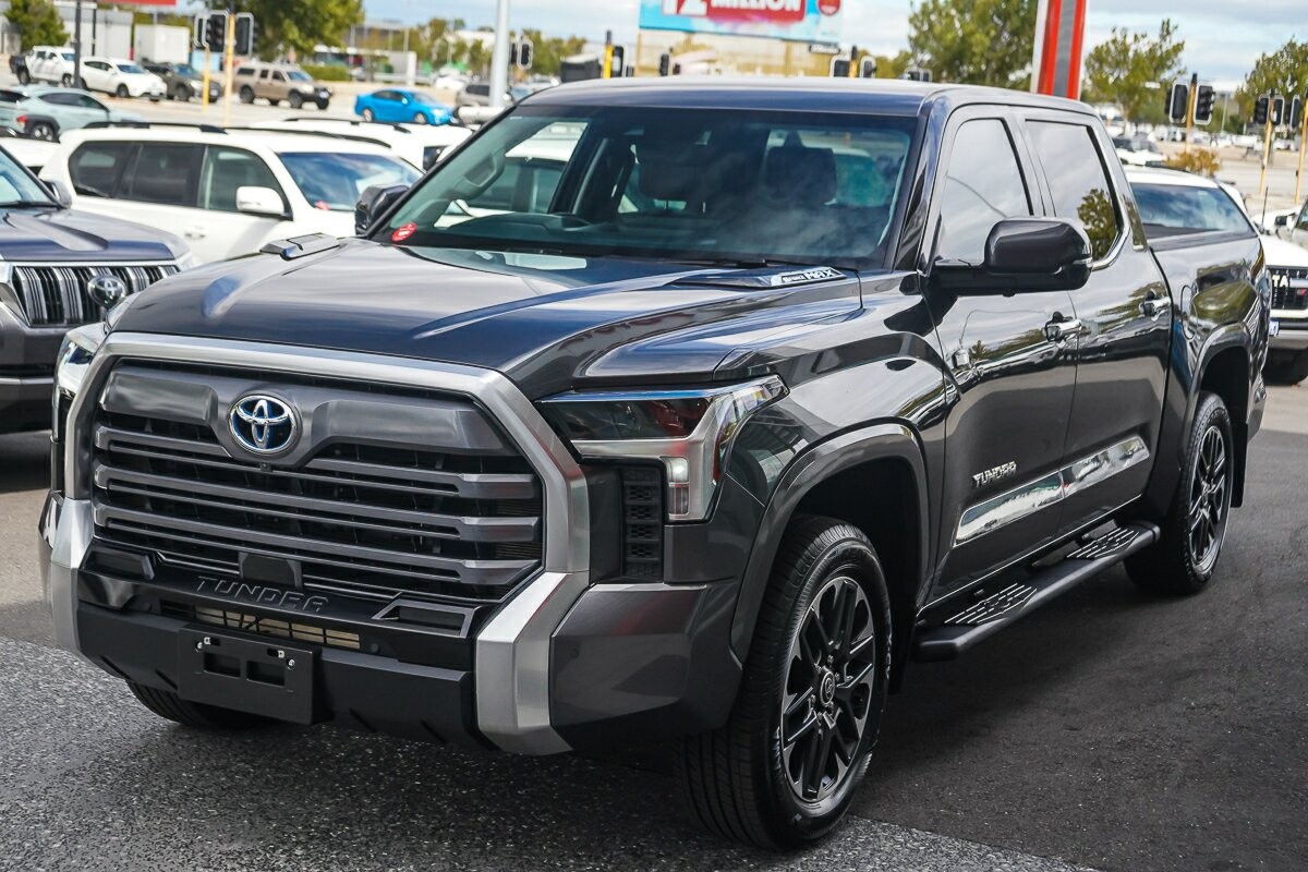 Toyota Tundra image 4