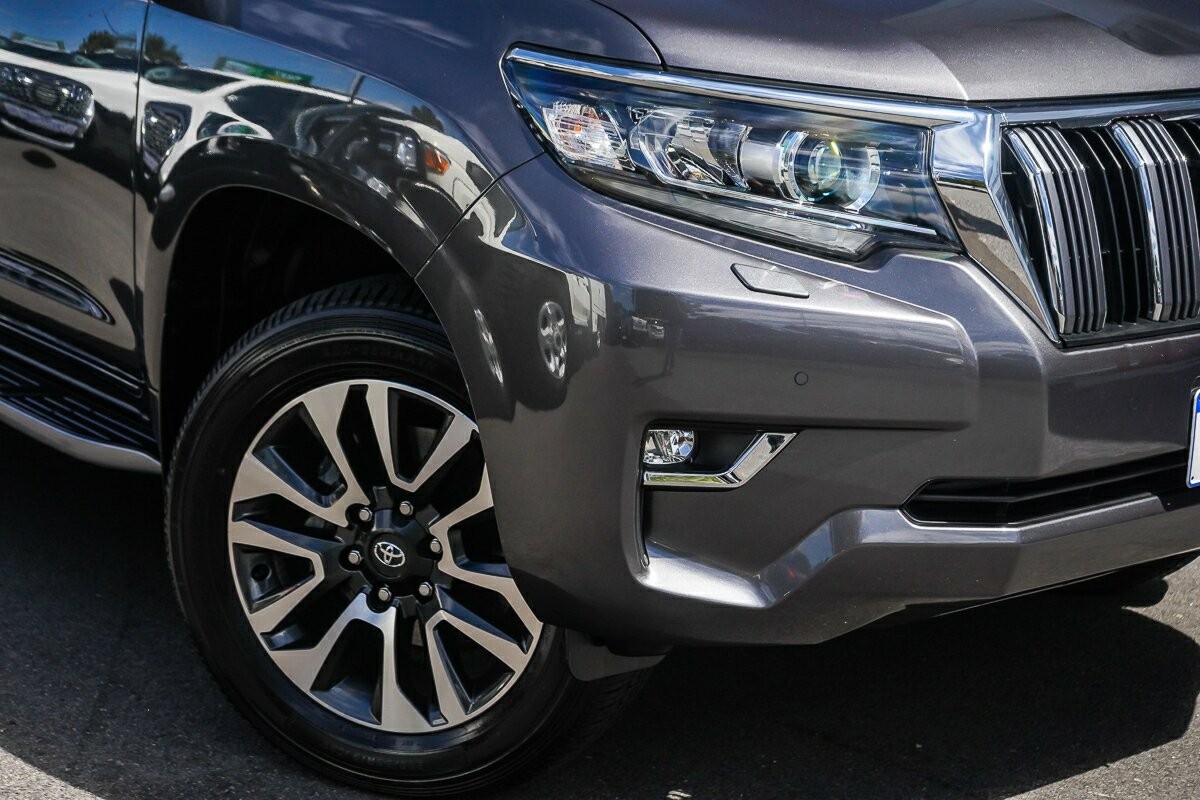 Toyota Landcruiser Prado image 2