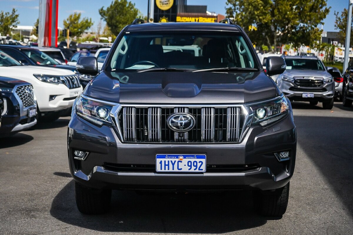 Toyota Landcruiser Prado image 3