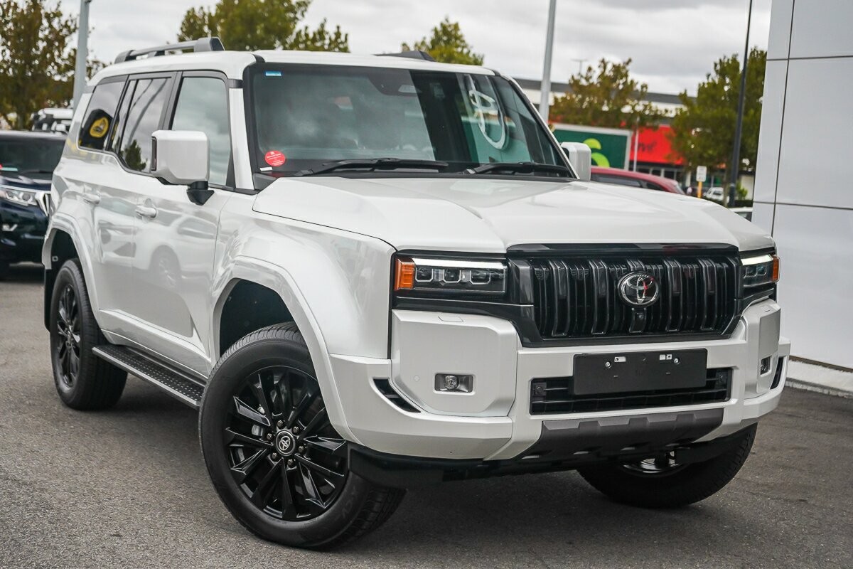 Toyota Landcruiser Prado image 1