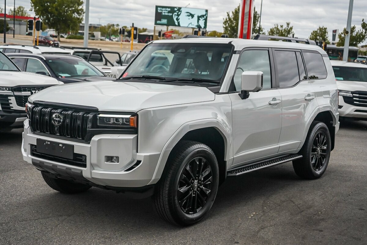 Toyota Landcruiser Prado image 4