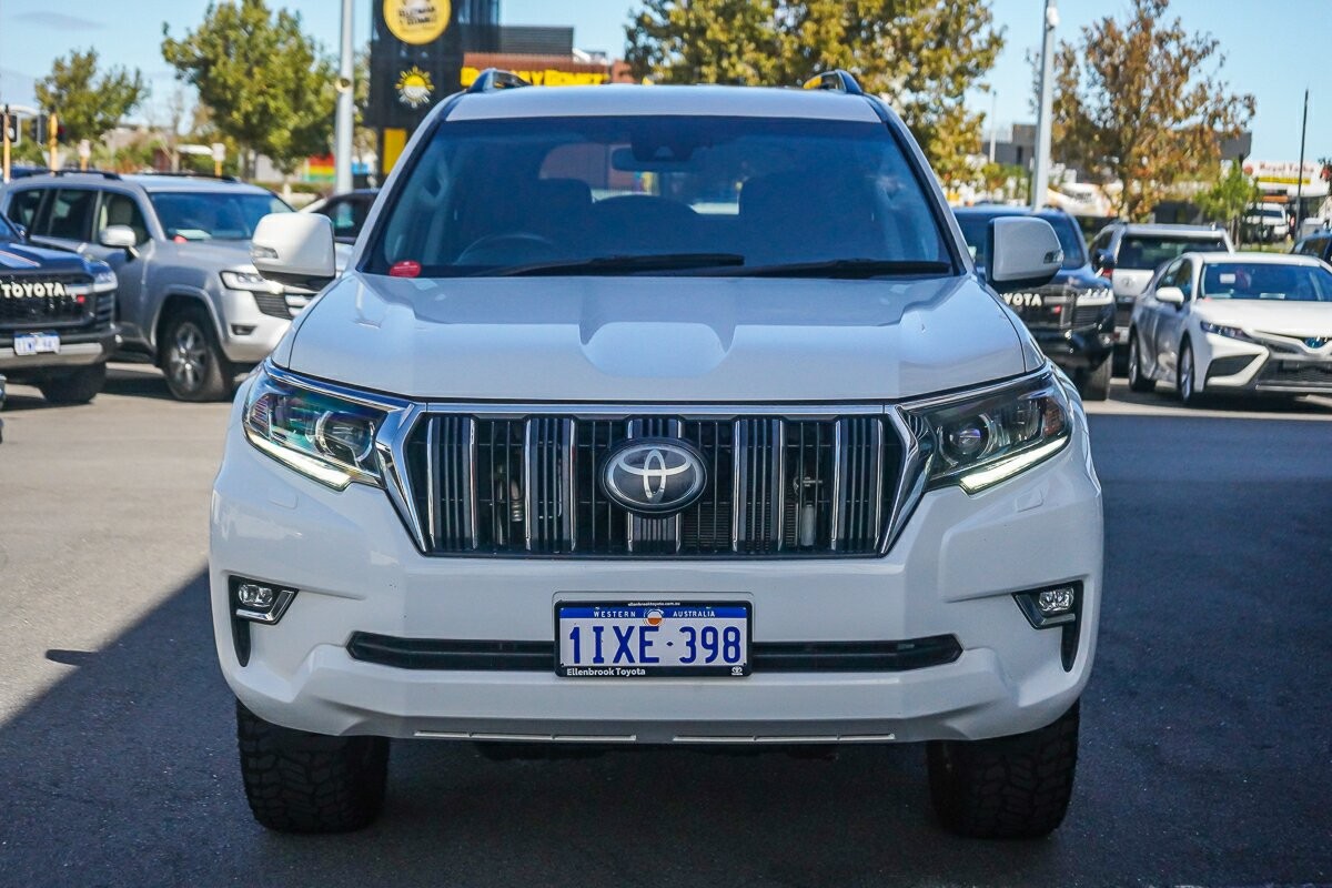 Toyota Landcruiser Prado image 3