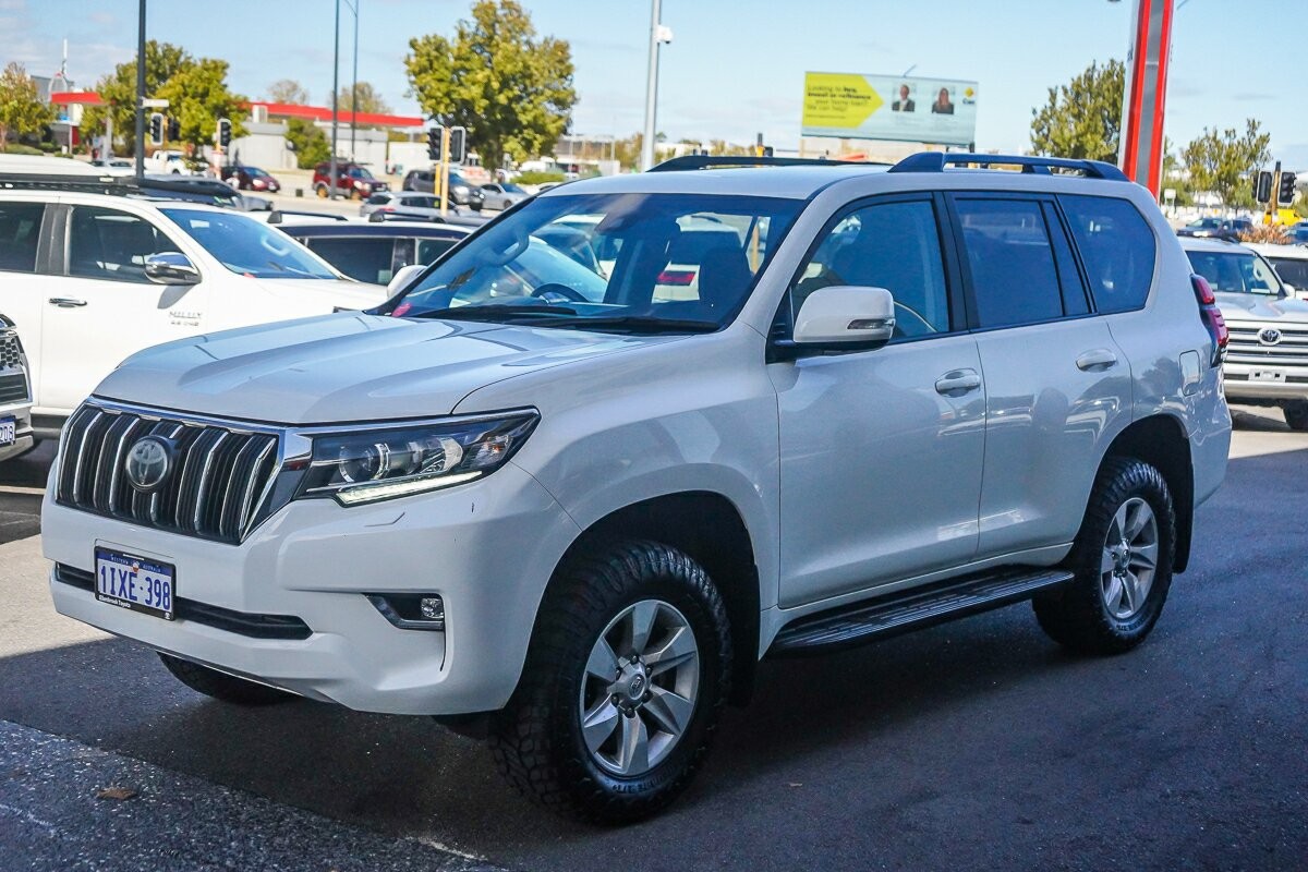 Toyota Landcruiser Prado image 4
