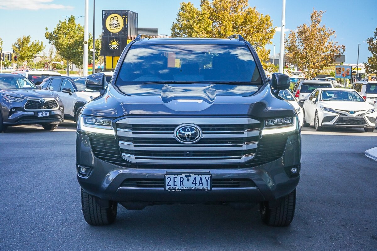 Toyota Landcruiser image 3