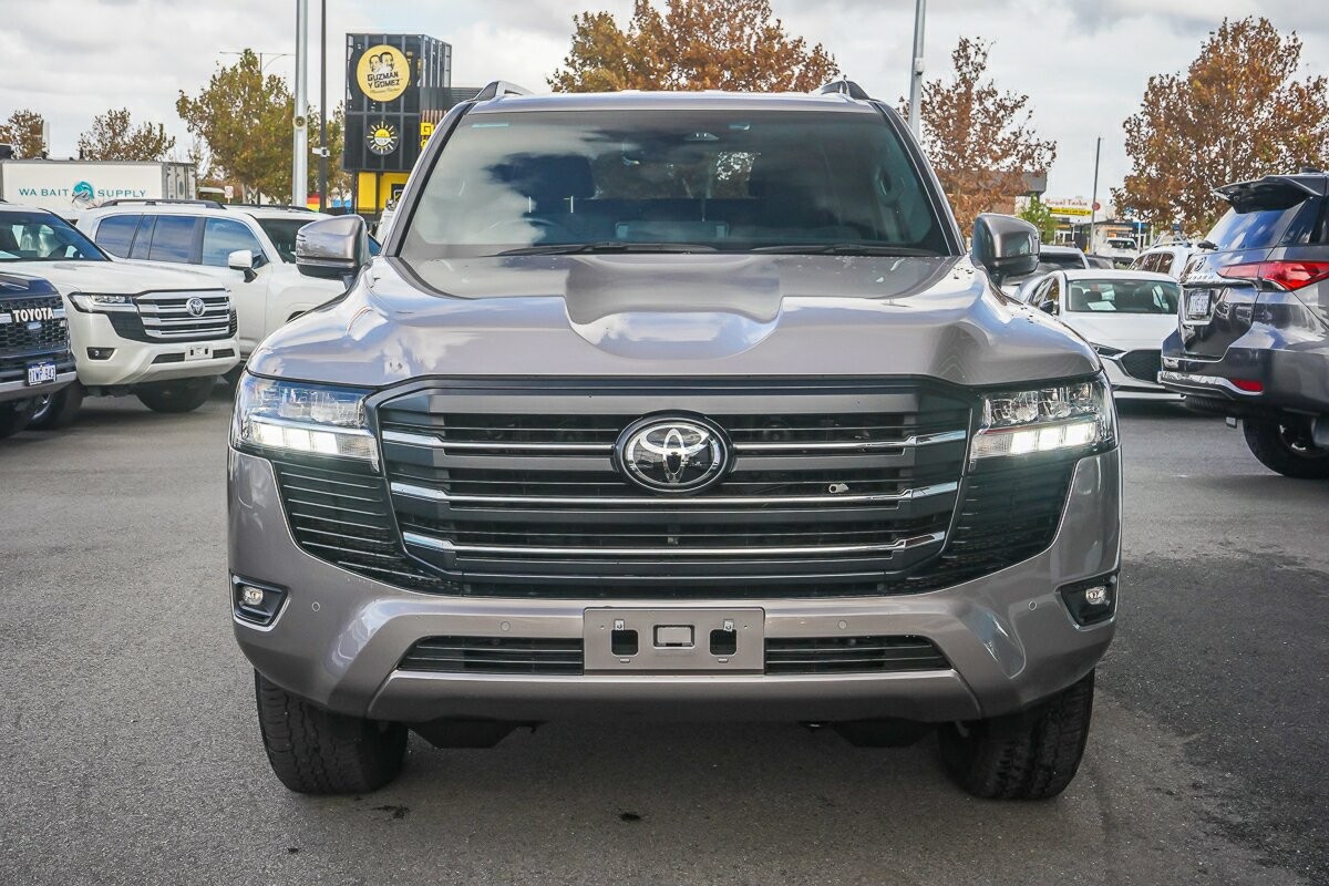 Toyota Landcruiser image 3