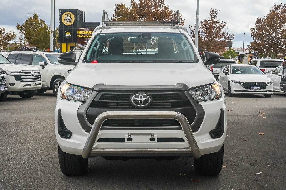 Toyota Hilux image 3