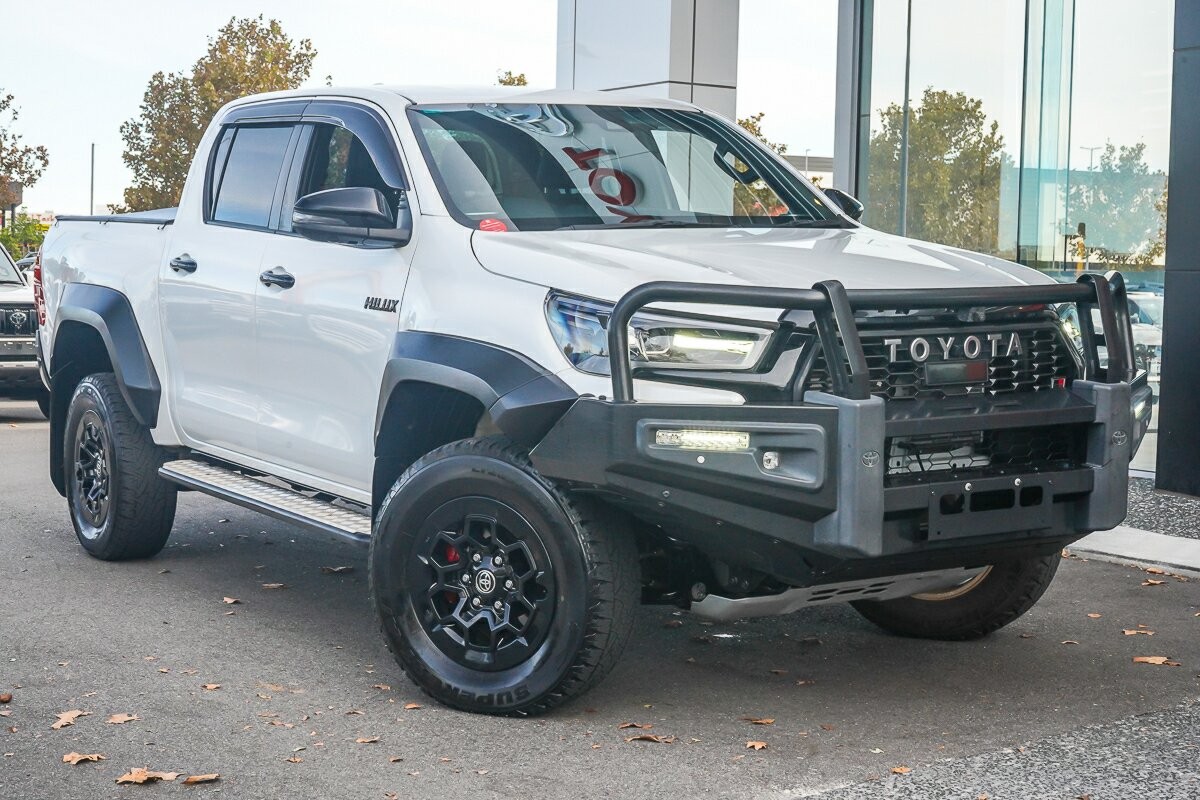 Toyota Hilux image 1